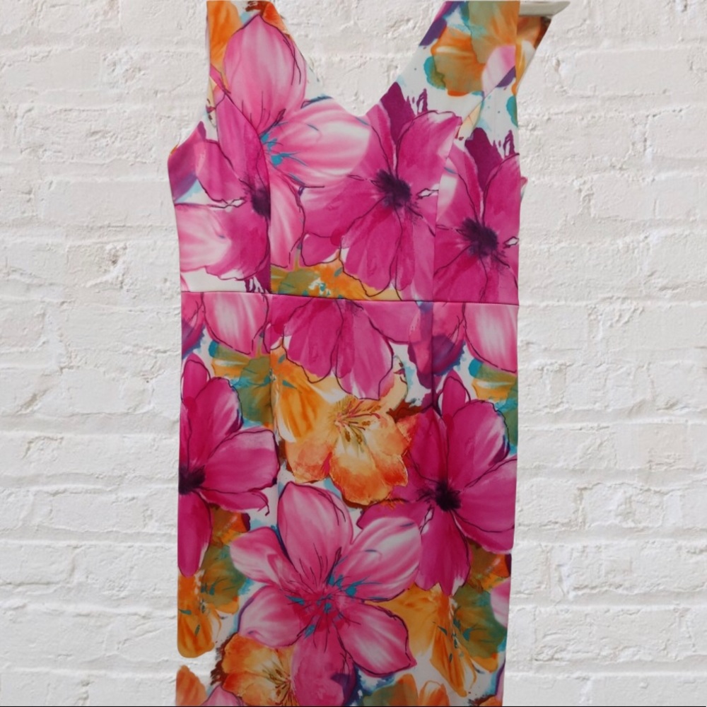 🔥REDUCED🔥Fuchsia Pink Floral Print Sleeveless Sheath Lined Dress - Picture 4 of 13